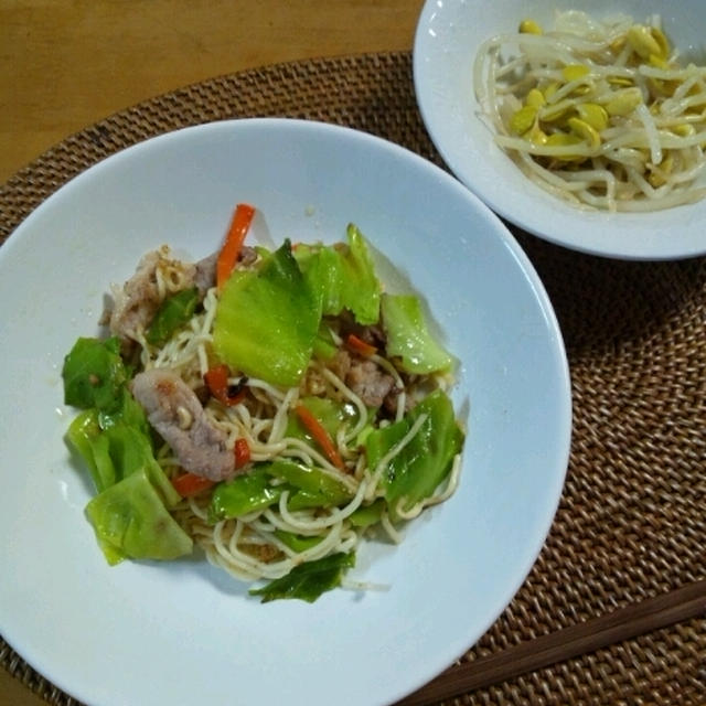 塩焼きそばと豆もやしのナムル