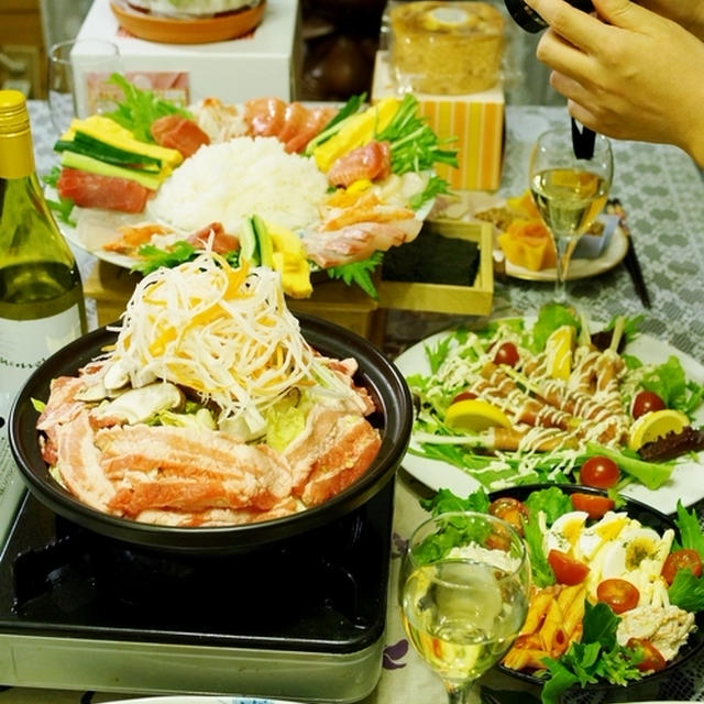 【母の日メニュー続編で　メインはセルフ手巻寿司＆蒸し野菜と豚肉のお鍋でした♪】