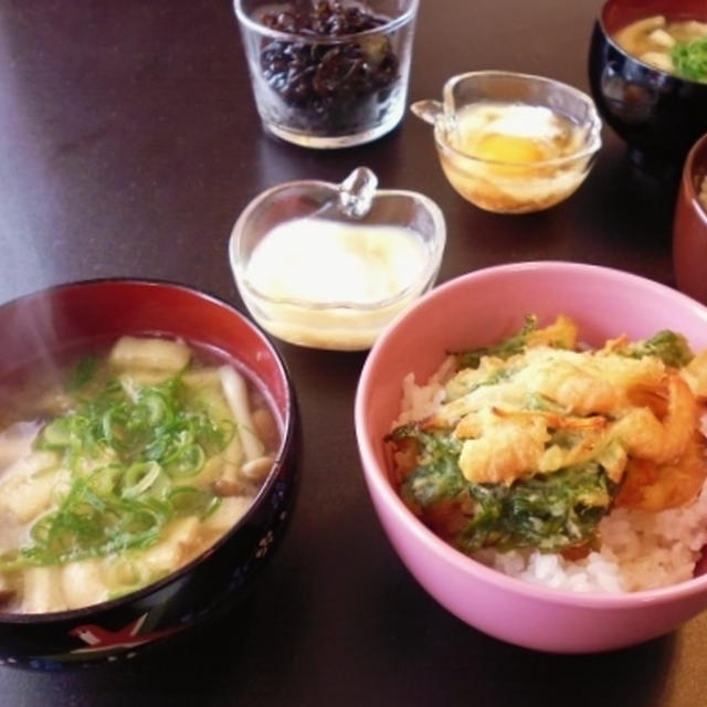 地海老と春菊のかき揚げミニ天丼と温泉たまご