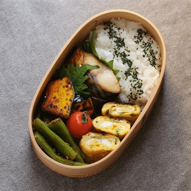 新しいお弁当箱　