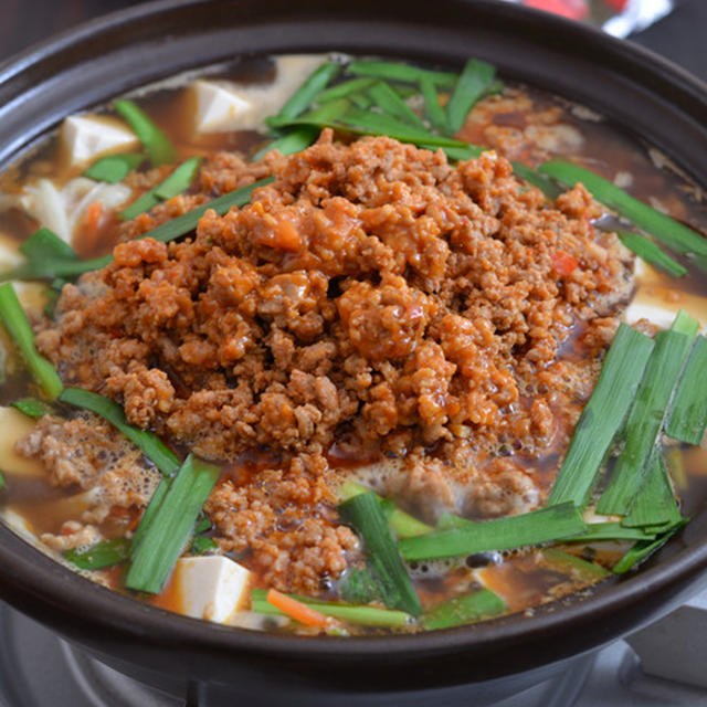 韓国風そぼろの袋麺鍋。【インスタント麺で鍋料理】