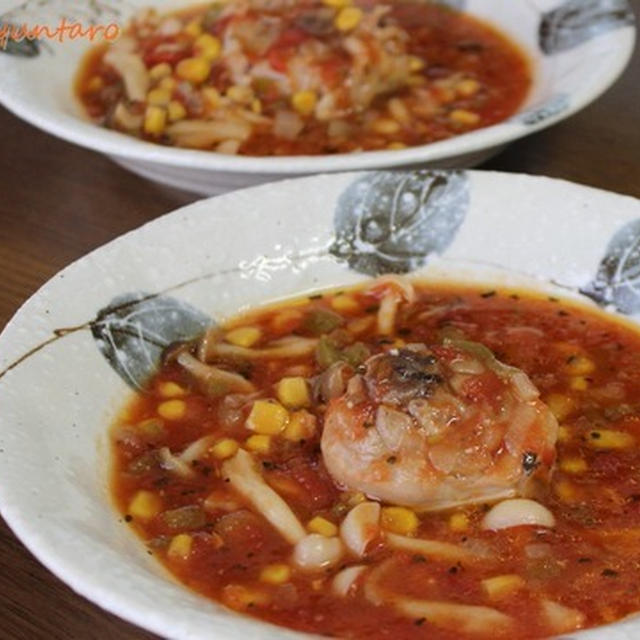 トマトの酸味とバジルの風味がたまらない『骨付き肉のトマトスープ』～スパイスアンバサダー・鶏ももぶつ切り肉とカットトマト使用～