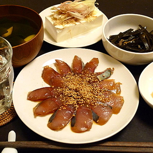 春の味覚･･･。「ツバスのヅケ」「若竹汁」「タケノコご飯」