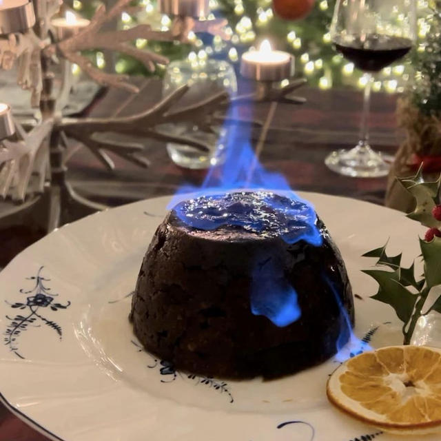 「イギリスクリスマスディナー」と「爆笑！お絵描きゲーム大会」
