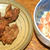 鶏の唐揚げとトマトと玉ねぎのサラダ