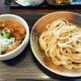 肉汁うどんにかき揚げつけてしっかり満腹ランチ！