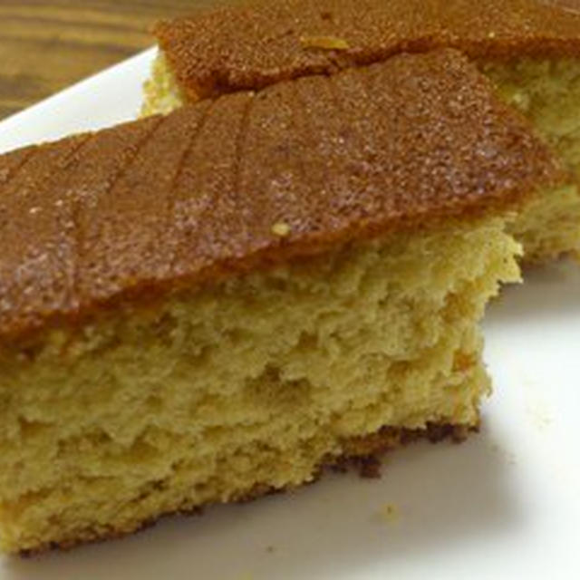 黒糖入りカステラと塩麹入り食パン。