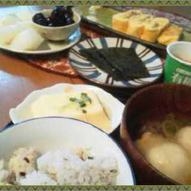 今朝ごはんは和食。