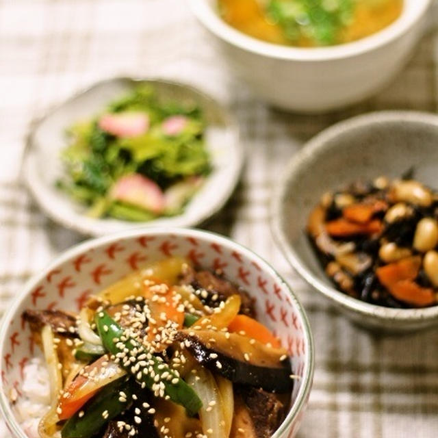 野菜たっぷり！ブリの照り焼き丼