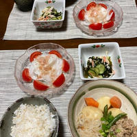 新玉ねぎとトマトのかつお節かけと残りの肉じゃが