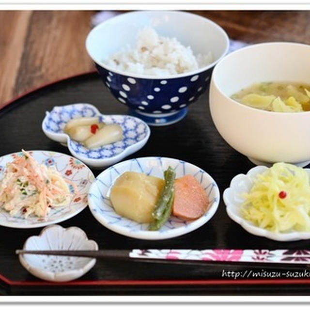 豆皿に盛る朝ごはんプレート
