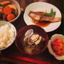 和食ご飯　アサリのお味噌汁と天然真鯛の煮付け