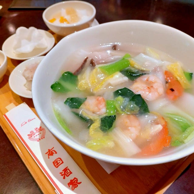 『南国酒家 浦和店』の平日限定ランチ「海の幸入りあんかけつゆそばセット」