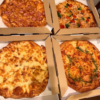 ロピアのピザ4種で晩ごはん。