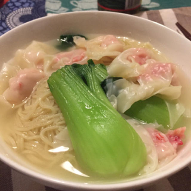 ワンタン麺、グリーンチリピクルス