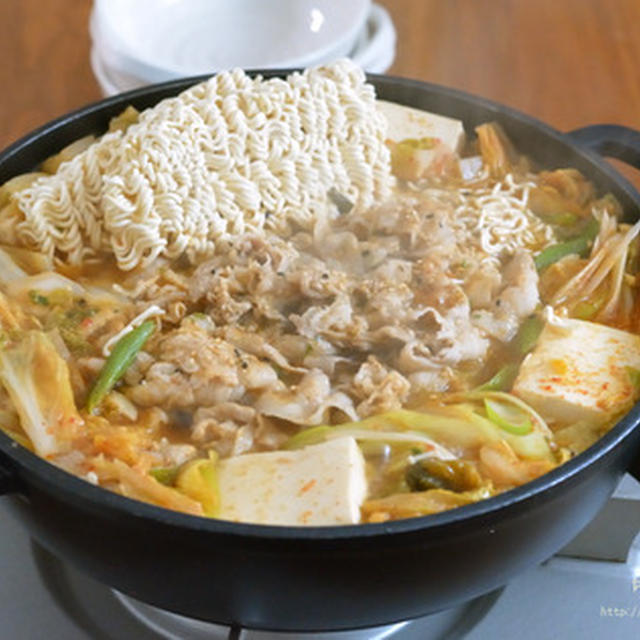 寒い時の忙しい時の、頼れる袋麺鍋のごはんの日。
