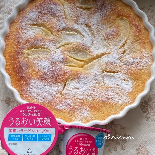 ホットケーキミックスでもものクラフティとぼるの視線