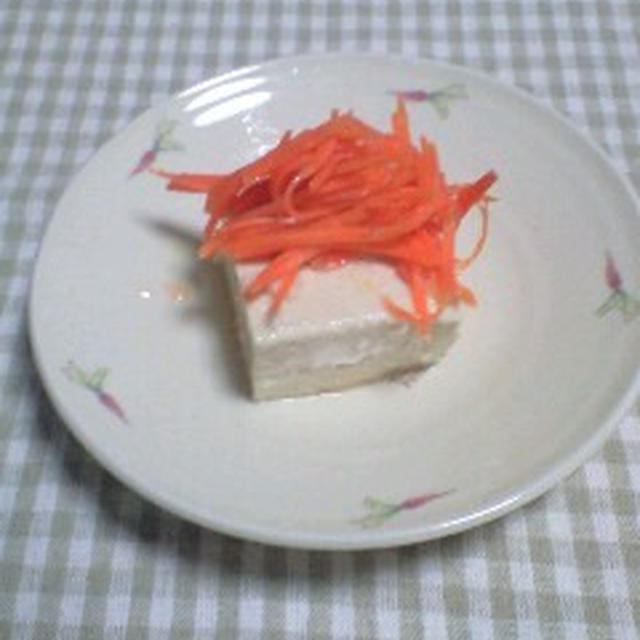 谷シェフのにんじんのラペと塩麹豆腐
