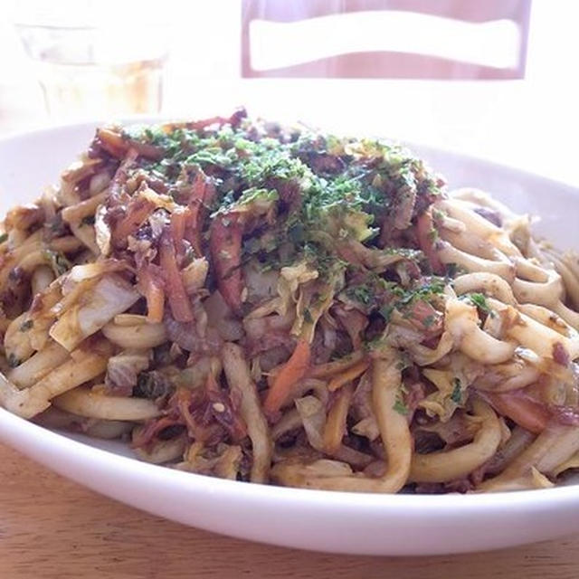 肉なし野菜焼きうどん｜14人の卓末のパパ飯士たちの連判状