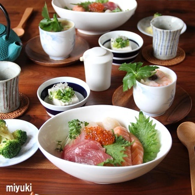 海鮮丼 と （失敗）茶わん蒸し。