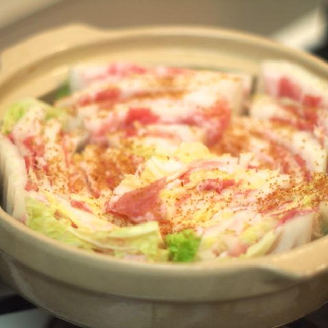 寒くなってきたら土鍋で作る「白菜と豚バラのミルフィール鍋」