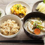 牡蠣と長ねぎのキムチ炒めふわふわたまごのせ×根菜たっぷりのお味噌汁