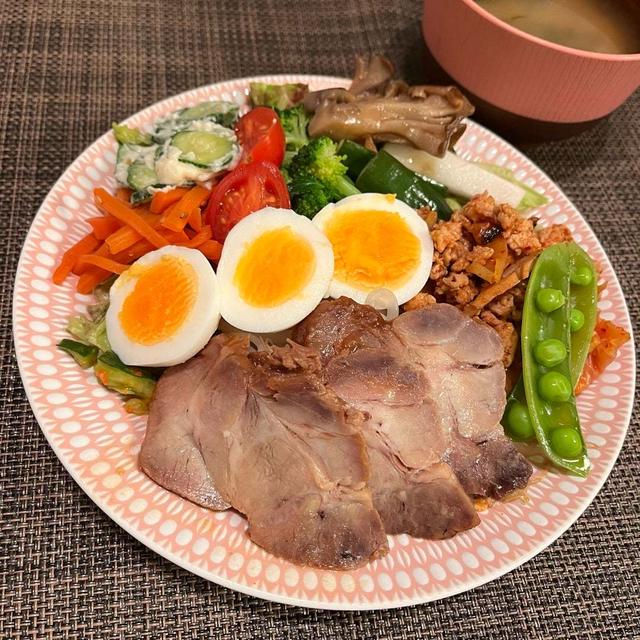 お肉屋さんの焼豚、モヤモヤ。