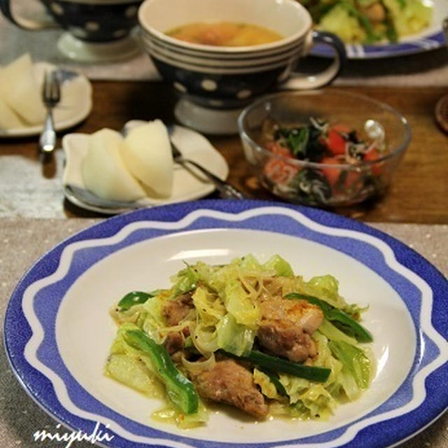 チキンとキャベツのカレー風味の蒸し煮