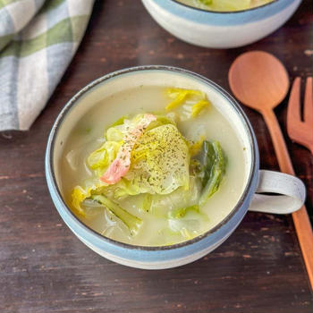 ほっこり優しい味☆白菜と新玉ねぎのミルクスープ