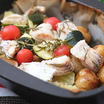 たらとちびっこ新じゃがのダッチオーブン焼き