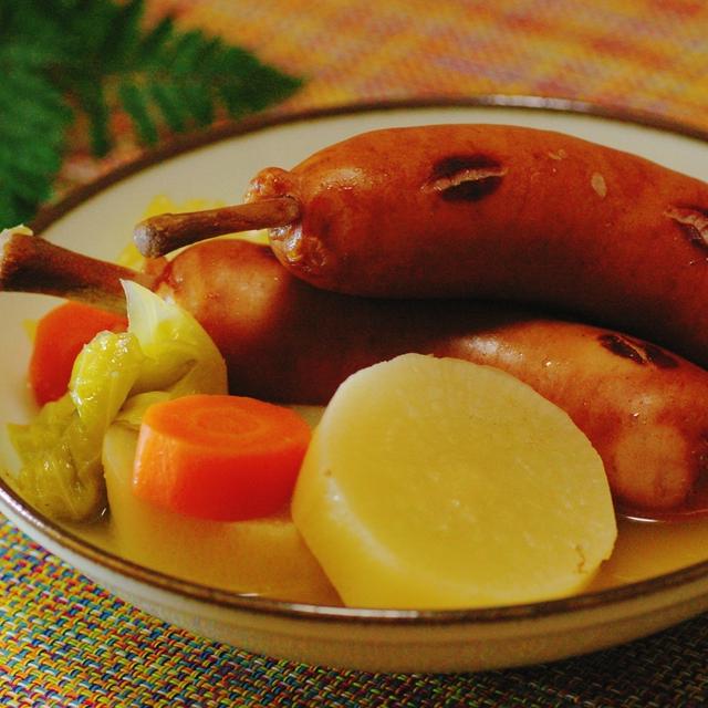骨つきソーセージと春キャベツでポトフの夕ご飯