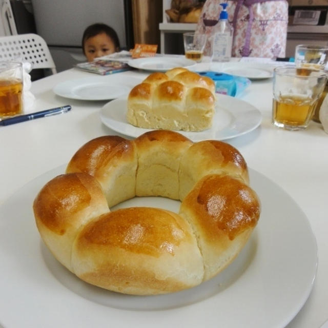 パンを見つめる熱い視線と焼きたては別腹の件