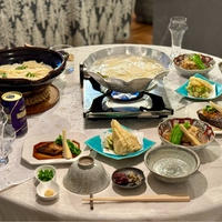 大阪出張みやげの「森嘉」の湯豆腐の夜ごはん♪ Danielのカヌレと喜八洲のみたらしも！