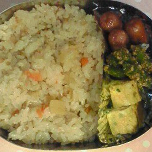 雨の日の鶏釜飯弁当