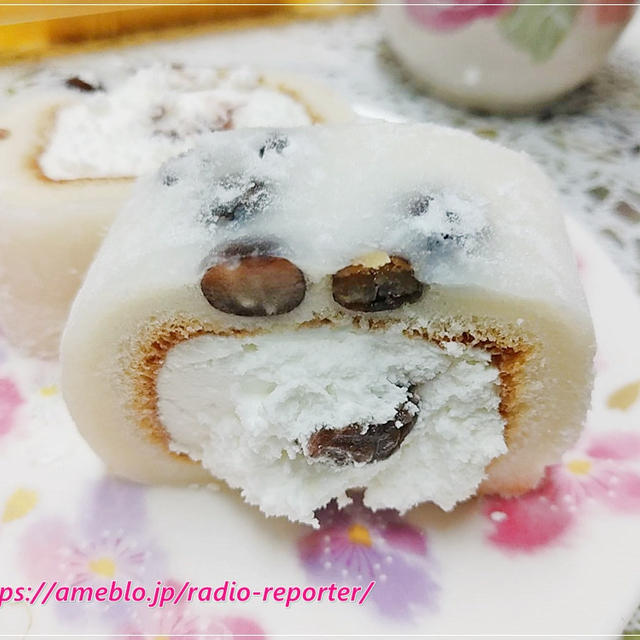 塩豆大福のようなロールケーキ「塩豆大福仕立てのもち食感ロール」＠ローソンUchiCafe