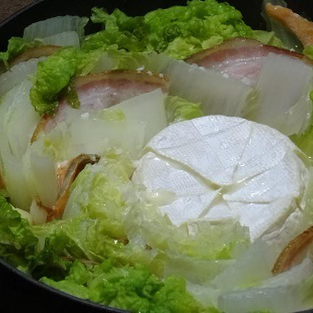 白菜とベーコンとスモークサーモンのチーズ鍋