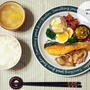 鮭のムニエルとチキングリルの晩御飯。