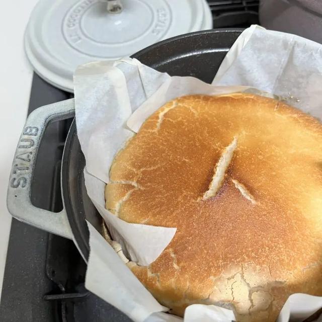 ストウブで米粉パン やっと成功！！グルテンフリーのパン。キメ細やかな絹のようなパン。staub 鍋パン。