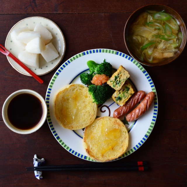 お味噌汁で朝ごはん