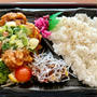 今日のお昼は、柿安ダイニングの唐揚げ弁当♪