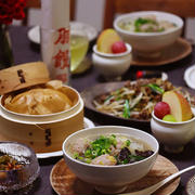 【献立】しみだれ豚饅と、肉団子入り春雨スープと、牛ひき肉ともやしのシャキシャキ炒めなど。～今年食べた中華まんの中でこれが一番好き～