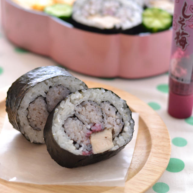 行楽弁当にピッタリ☆しそ梅と鶏の太巻きースパイスブログ更新ー。