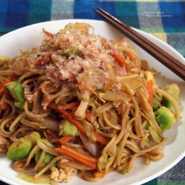 ごろっとアボカド入りソース焼きそば