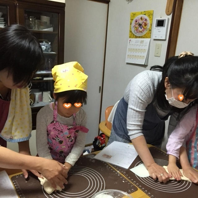 親子愛がたくさん溢れたおうちピザ親子レッスン