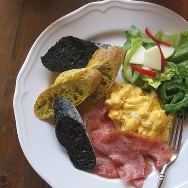 ゴントラン シェリエのパンで、ワンプレート朝食♪