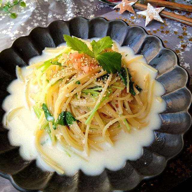 牛乳で煮込むワンパンパスタ☆三つ葉の明太バターのもちもちパスタ〜明太子の西海〜