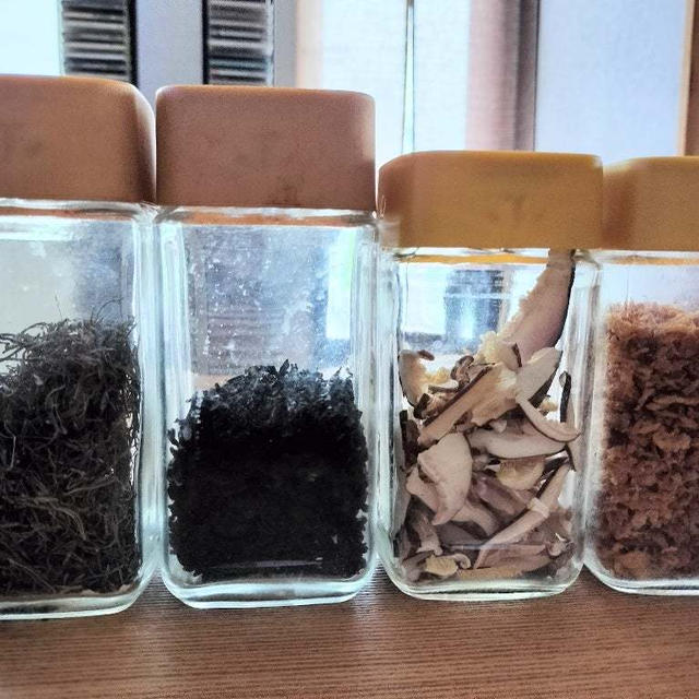 違いのわかる⋯乾物入れにしたインスタントコーヒーの瓶