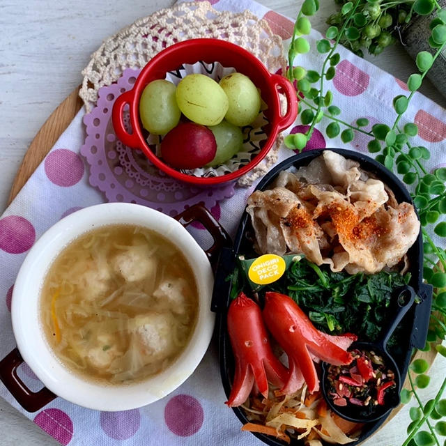 ＊焼肉弁当２つと抹茶ロールケーキ＊