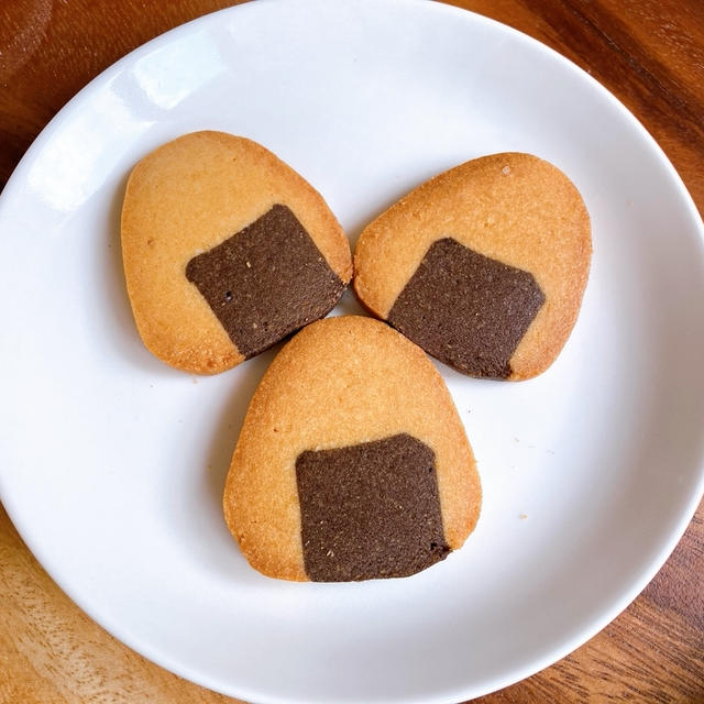 おむすびチャンネルを始めたお祝いに『米粉のおむすびクッキー🍙🍪』を作ってみました〜♪