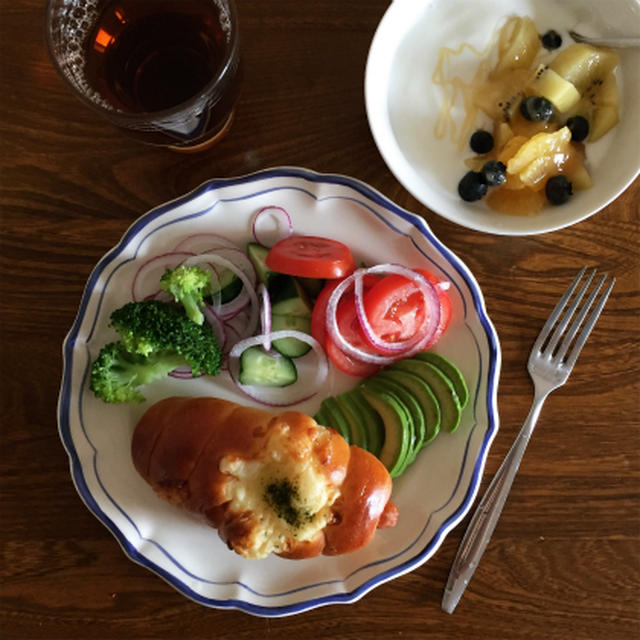 朝ごはんとスイカ
